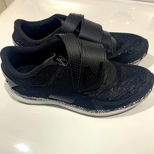 Women’s New Balance Cycle Shoes w/clips 6.5